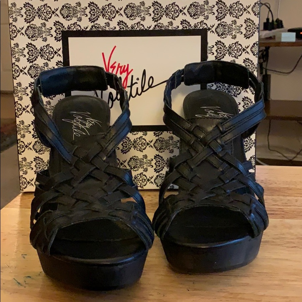 Beautiful black wedge